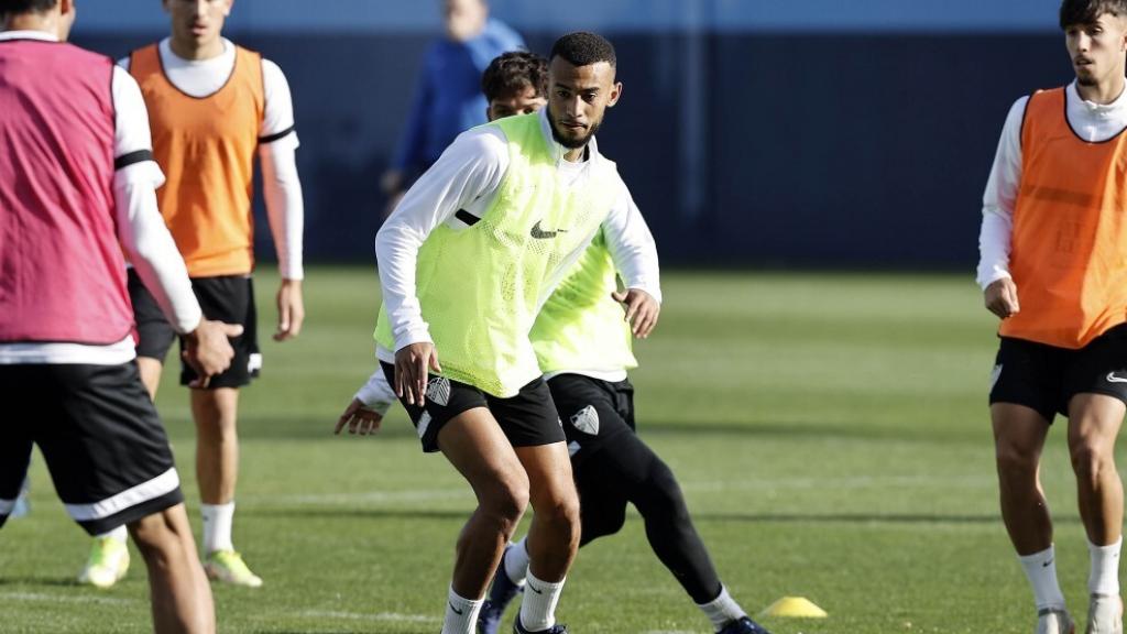 Hicham, en un entrenamiento del Málaga CF.