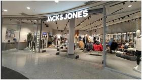 Jack&Jones refuerza su presencia en Narón.