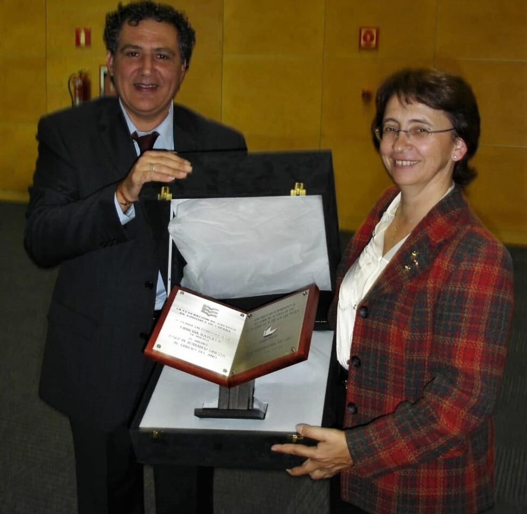 Carmen y Juan Manuel cuando recibieron el Premio Librero del Año.