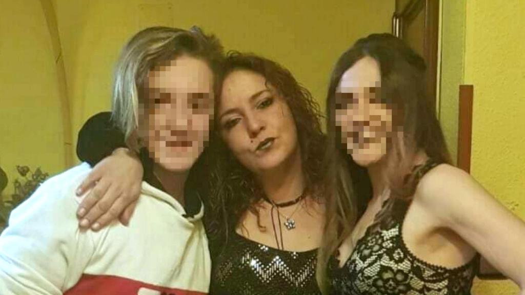 Eva Jaular, la mujer asesinada en Liaño (Cantabria) por su expareja, junto a sus dos hijos mayores.