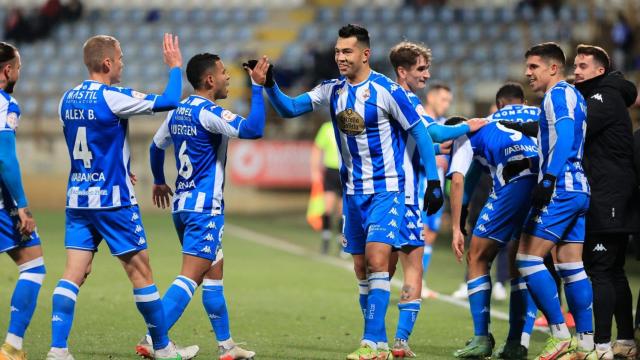 Miku celebra uno de los goles conseguidos ante la Cultural Leonesa