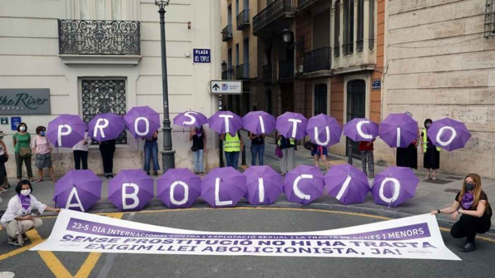 Concentración del Front Abolicionista de Comunitat Valenciana para exigir una ley que acabe con el sistema prostitucional.