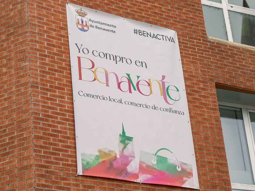 Una de las pancartas colocadas / Foto: Ayuntamiento de Benavente