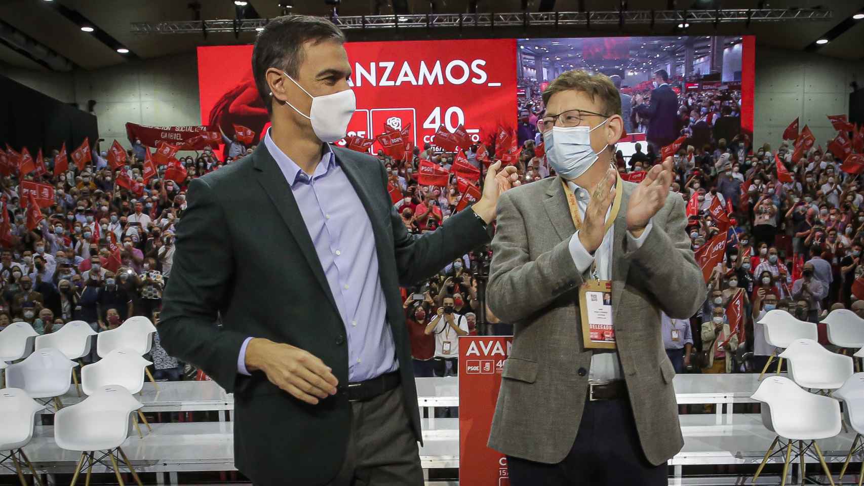 Pedro Sánchez y Ximo Puig, en el 40 Congreso Federal del PSOE. EE