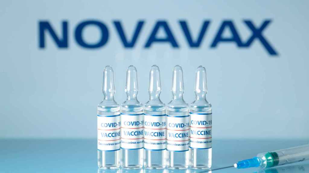 La EMA da luz verde a Novavax, la vacuna que se fabrica en Galicia para toda Europa
