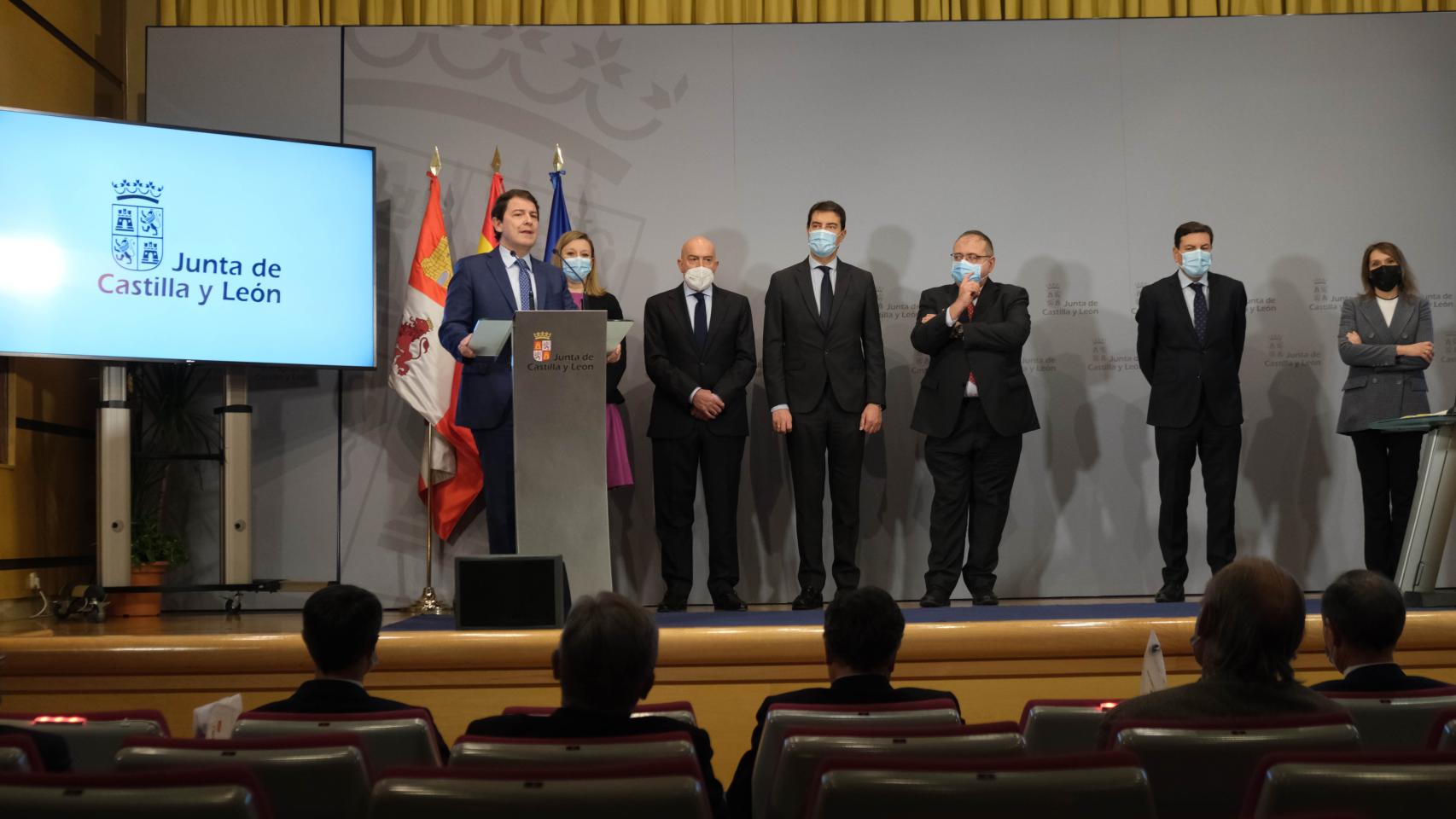 Mañueco en la toma de posesión del nuevo consejero de Sanidad Alejandro Vázquez