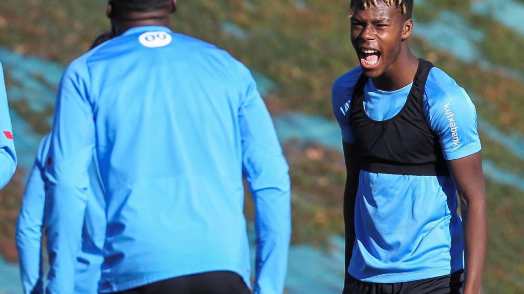 Iñaki Williams y Nico Williams, en un entrenamiento del Athletic Club.