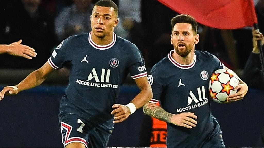 Kylian Mbappé y Leo Messi, en un partido del PSG de la temporada 2021/2022