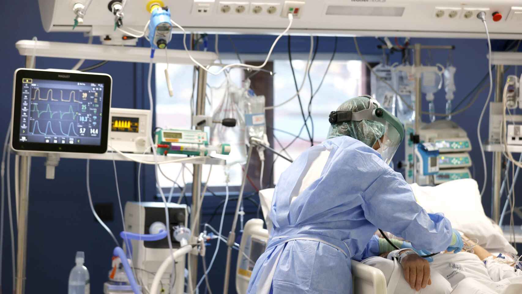 Un paciente enfermo de Covid ingresado en una UCI.