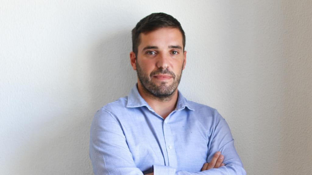 Adrián Pena es el CEO de la startup Deelivers.