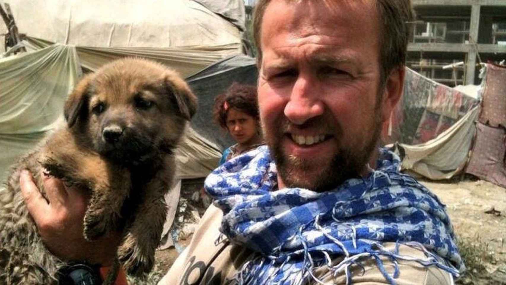 Pen Farthing ha rescatado perros con su ONG.
