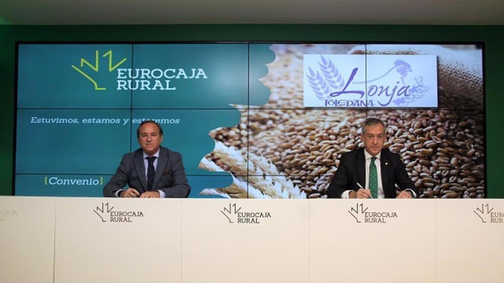 Los presidentes de Eurocaja Rural y Fedeto, Javier López y Ángel Nicolás, renuevan el convenio de la Lonja Agropecuaria