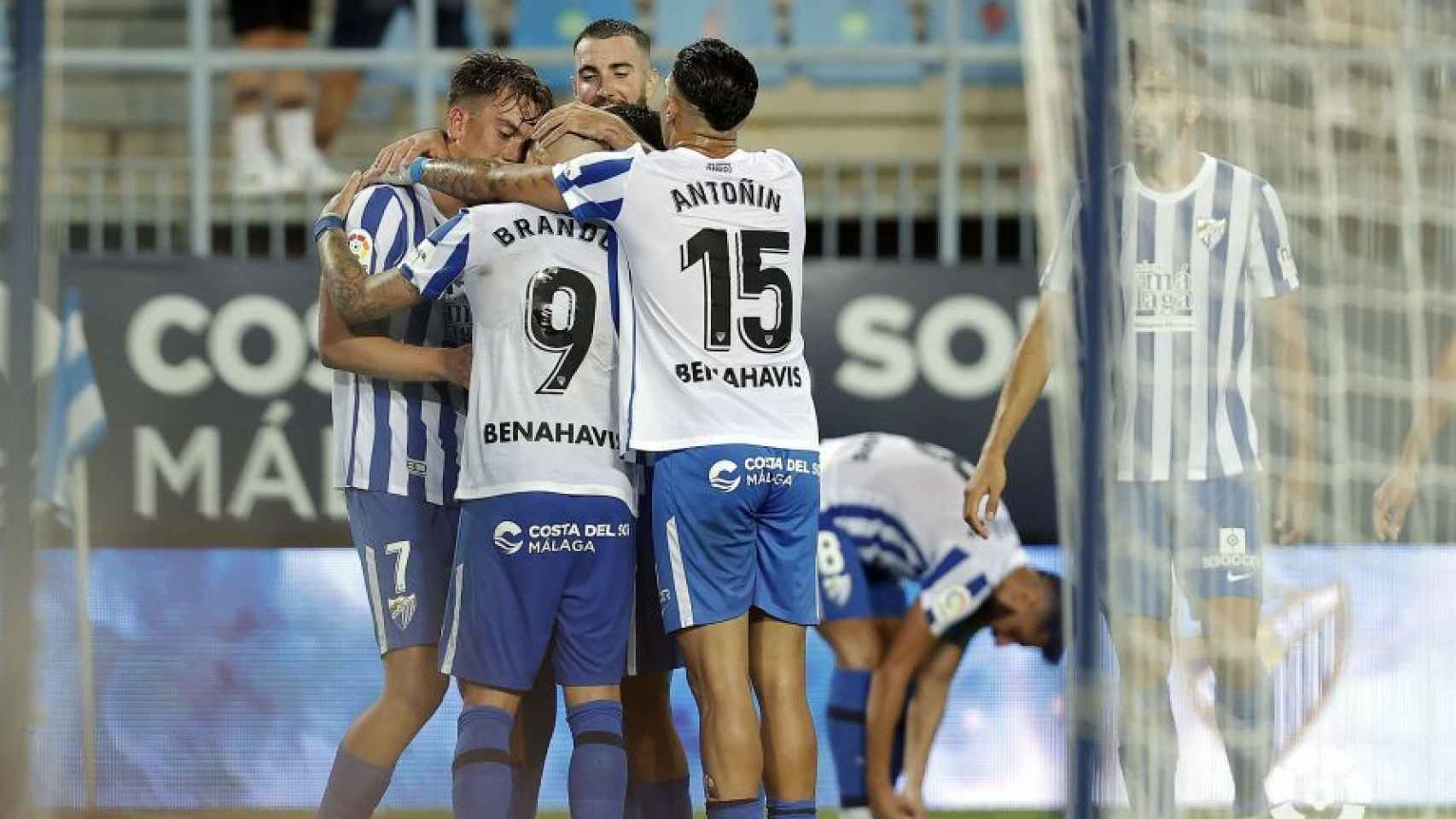 El Málaga CF celebra uno de los goles anotados por Paulino ante el Girona.