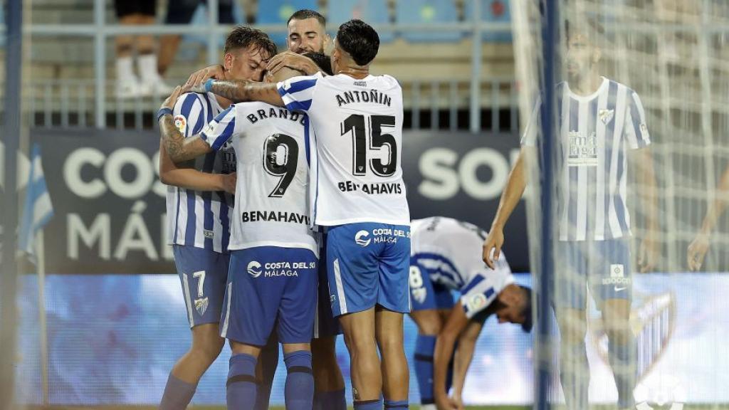 El Málaga CF celebra uno de los goles anotados por Paulino ante el Girona.