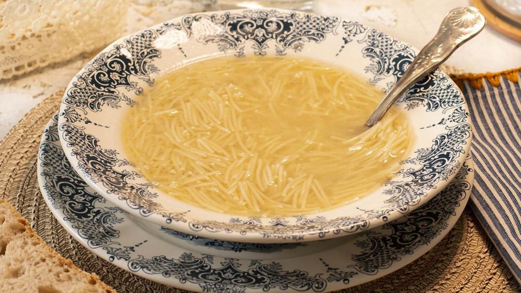 Una sopa de fideos.