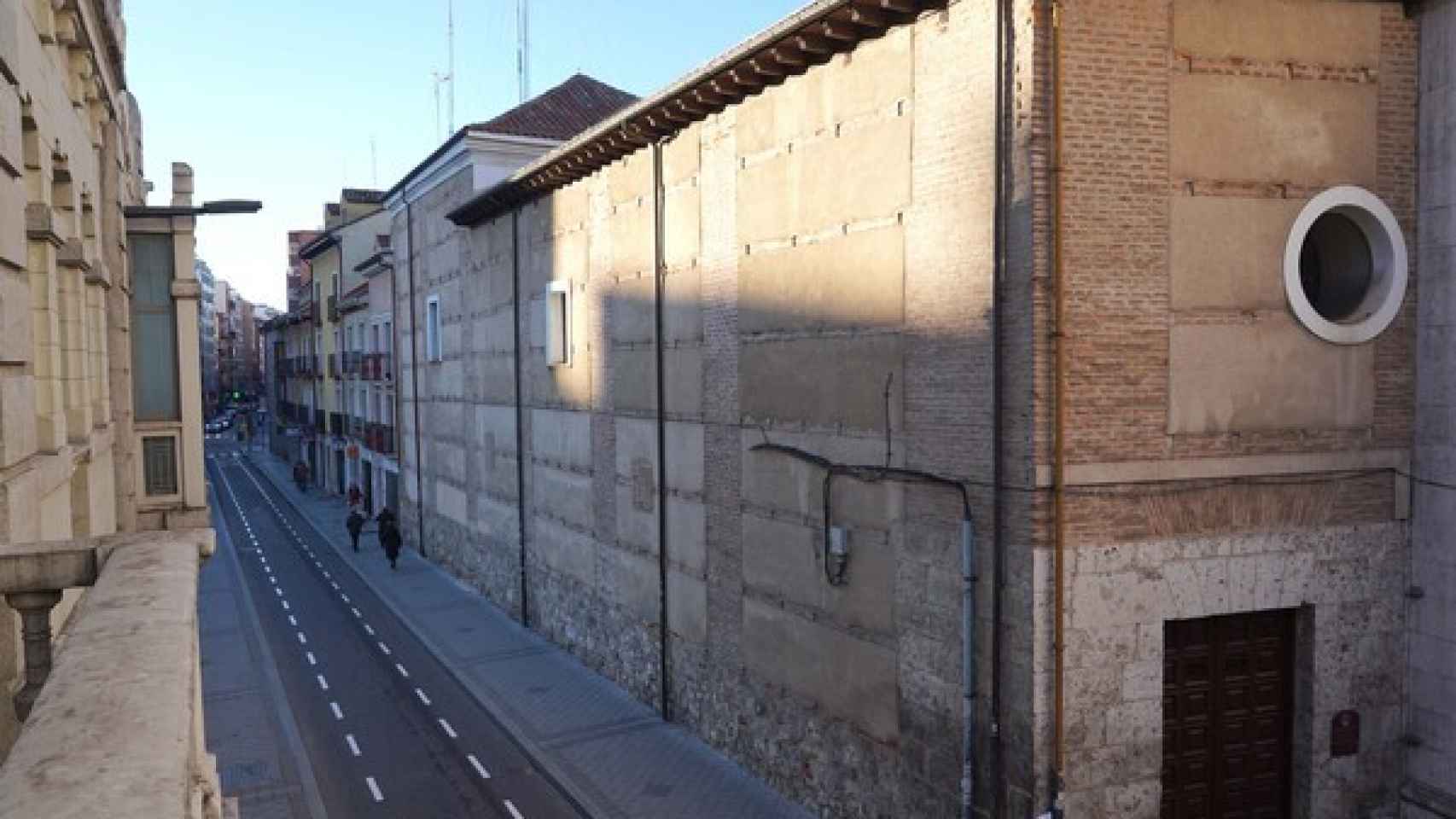 Calle Alonso Pesquera, donde residió la artista