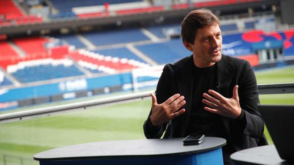 Leonardo, director deportivo del PSG, durante una entrevista con los medios del club