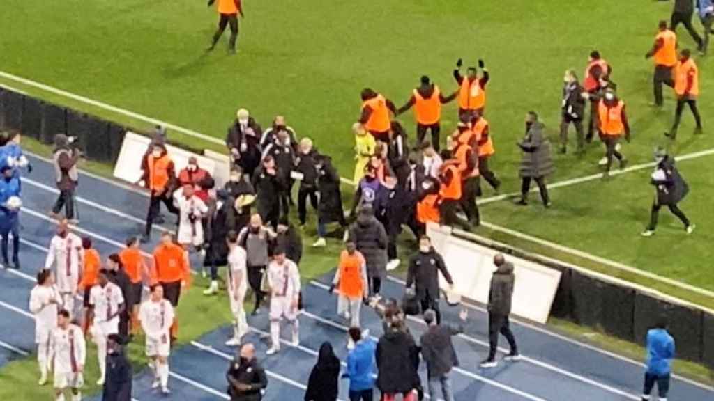 Incidentes  de los ultras durante el Paris FC y el Olympique de Lyon en la Copa de Francia