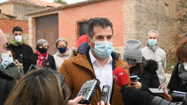 Luis Tudanca, en su visita a Barrio de Muñó / ICAL