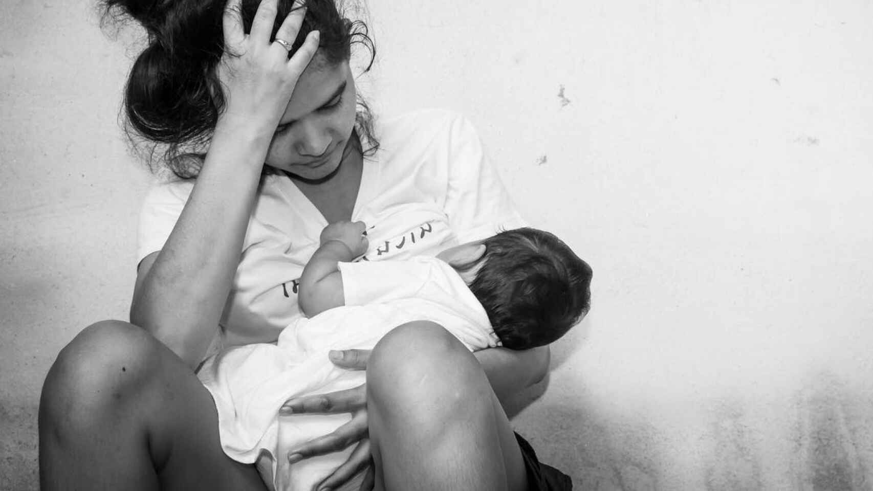 Las madres solteras tienen más dificultades de recibir ayudas y un hogar.