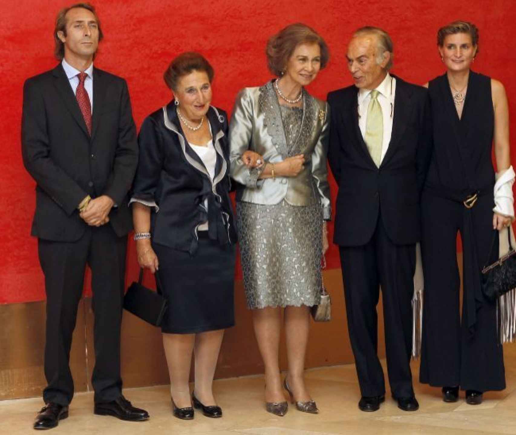 La familia Zurita Borbón junto a la Reina Doña Sofía en el museo del Prado en 2013. Gtres.