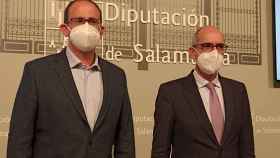 El presidente del PP de Salamanca, Javier Iglesias (derecha), junto al diputado provincial Antonio Luis Sánchez