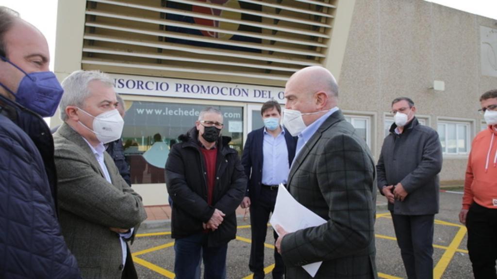 Jesús Julio Carnero durante su visita a Villalpando