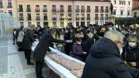 Peparto de 6.000 raciones de roscón de reyes en Palencia