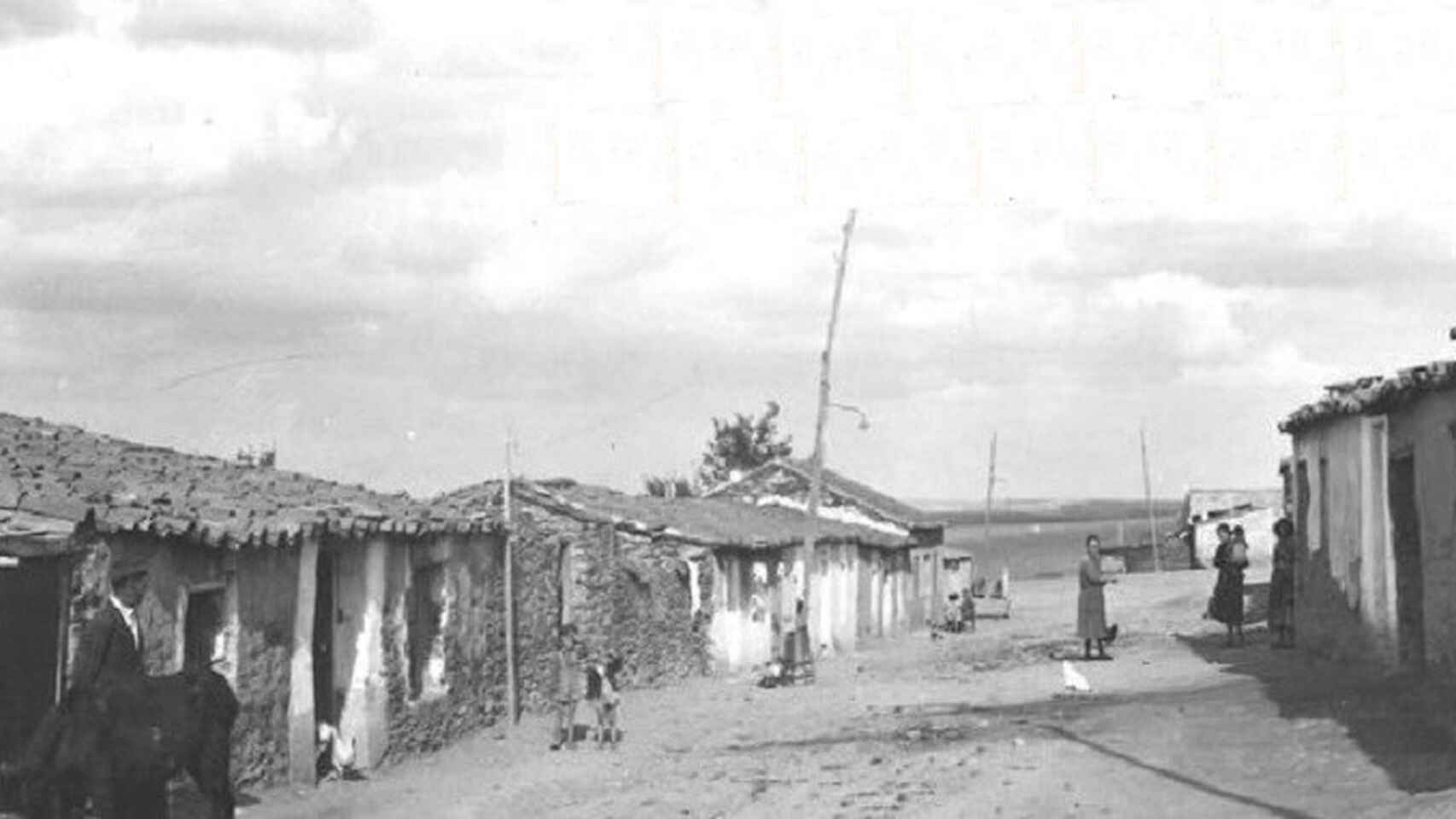 Una calle de Pizarrales durante la dictadura