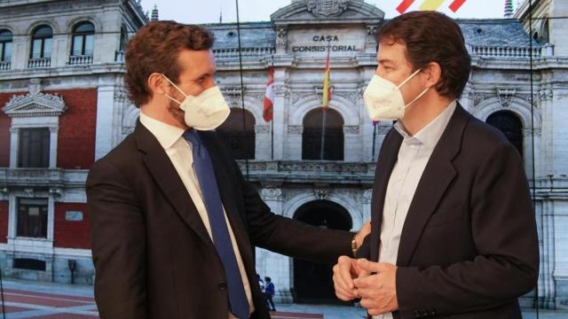 Alfonso Fernández Mañueco junto a Pablo Casado