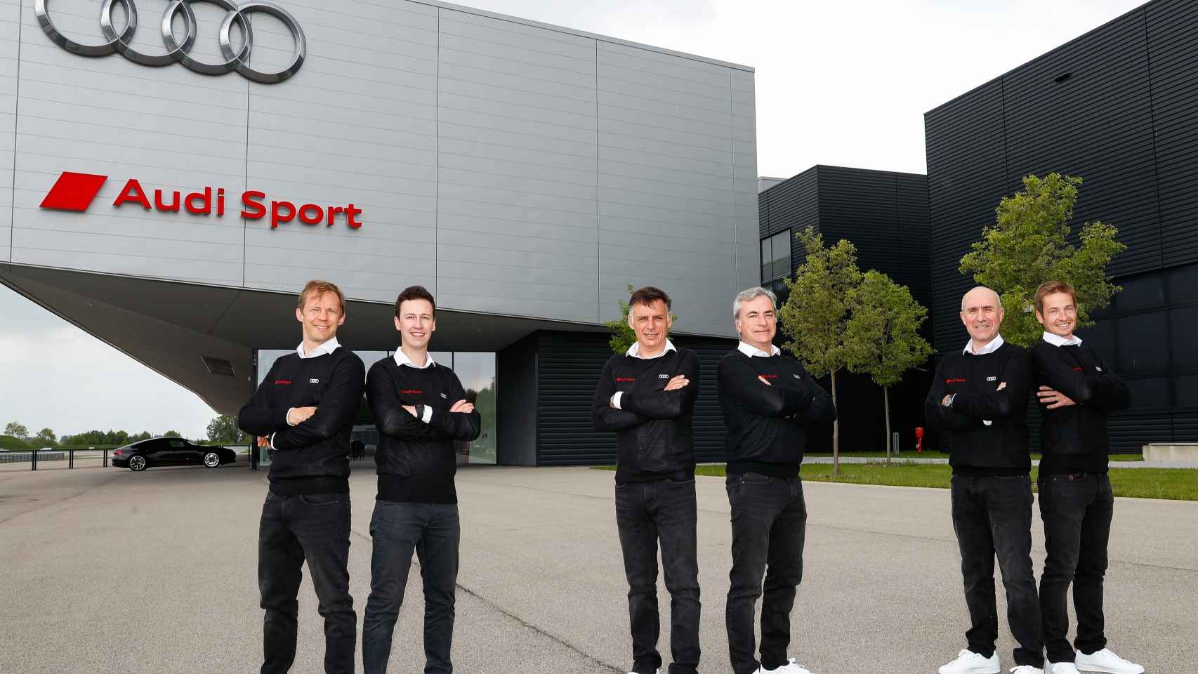 Mattias Ekström, Emil Bergkvist, Lucas Cruz, Carlos Sainz, Stéphane Peterhansel y Edouard Boulanger en su presentación Audi