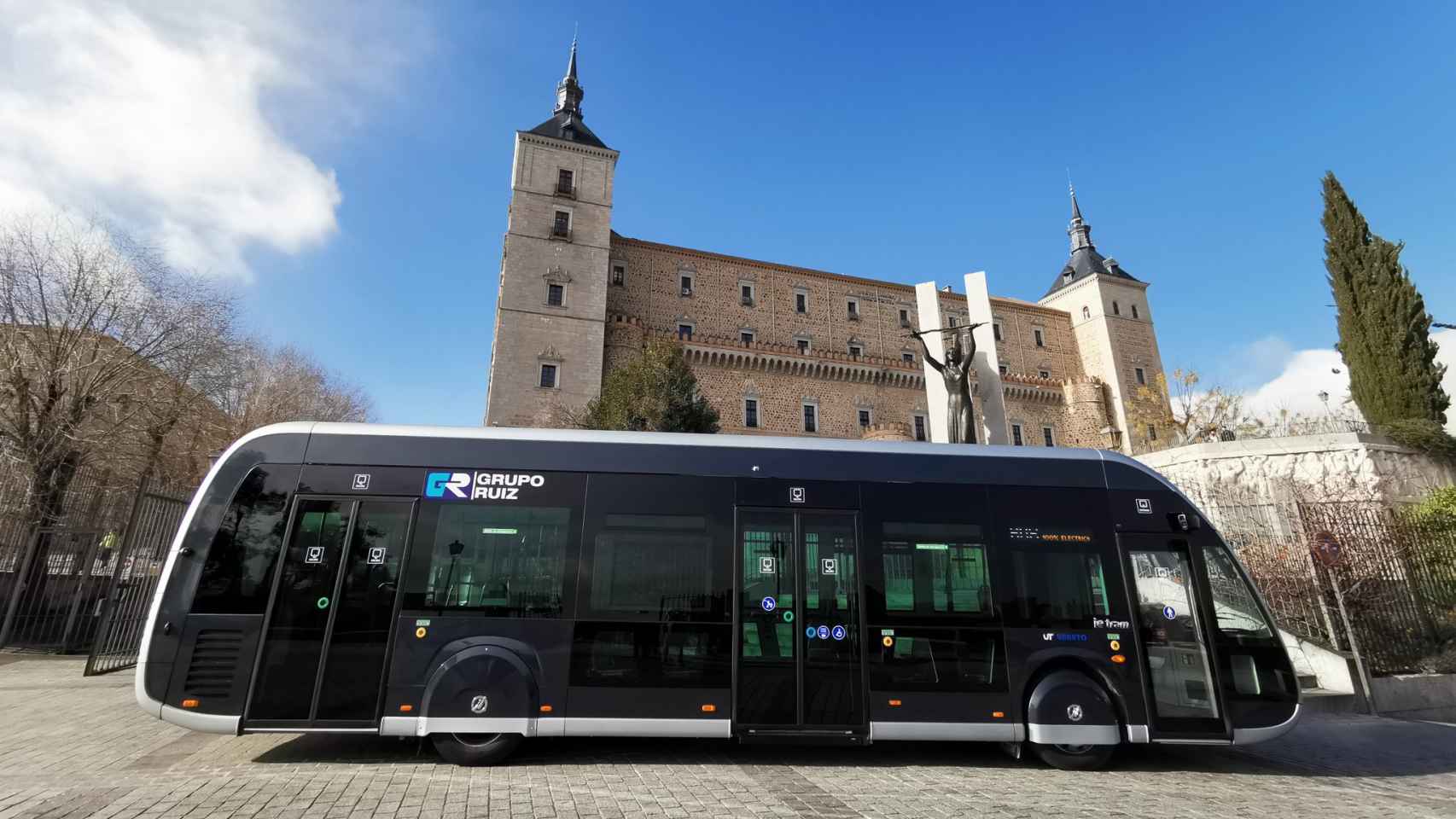 Nuevo autobús eléctrico de Toledo. Foto: Twitter @milagrostolon