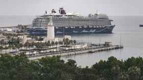 Imagen del crucero Mein Shiff atracado en el puerto de Málaga.