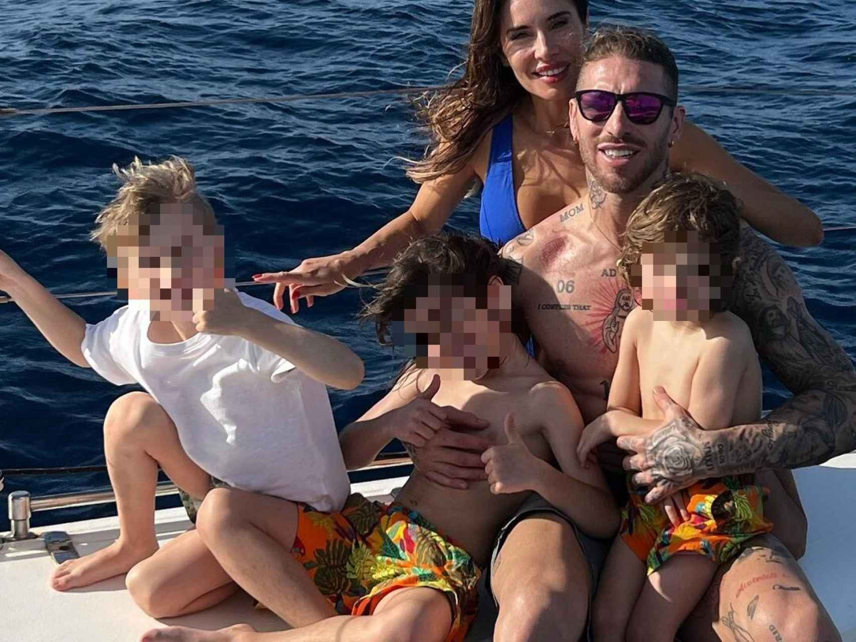 Pilar Rubio, Sergio Ramos y tres de sus cuatro hijos.