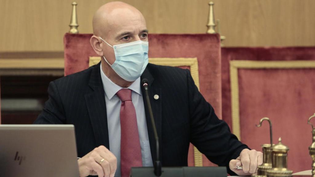 José Antonio Díez, alcalde del Ayuntamiento de León, durante el pleno celebrado hoy.