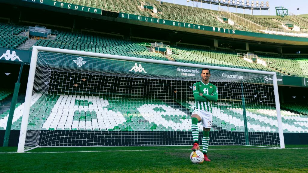 Juanmi Jiménez, en el estadio Benito Villamarín.