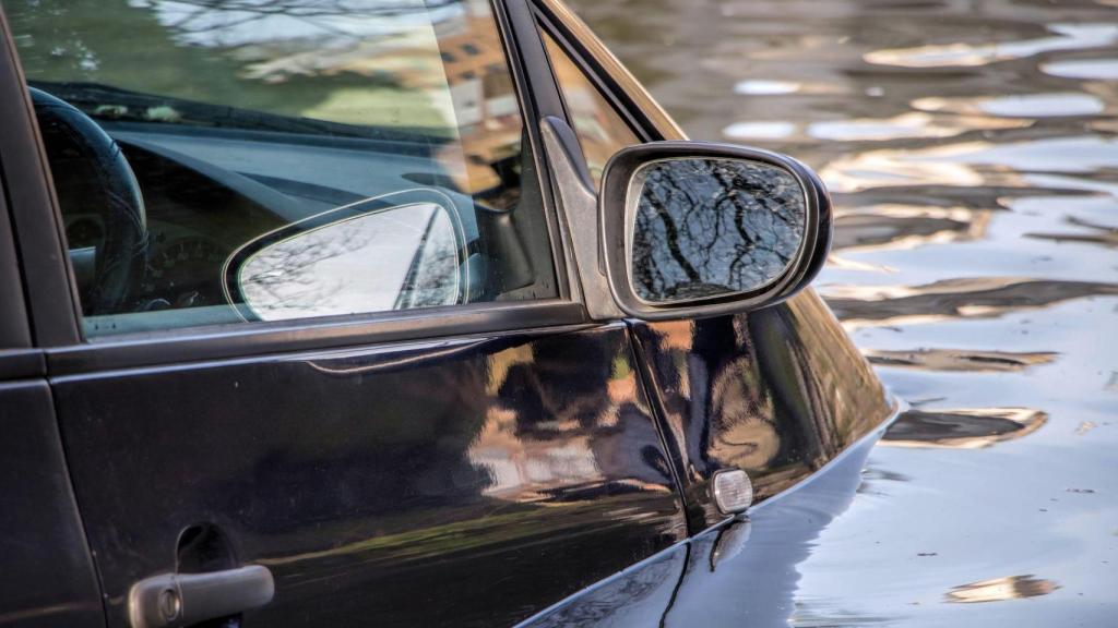 Encuentran en Carballedo (Lugo) el cuerpo de un varón tras caer al río el coche que conducía