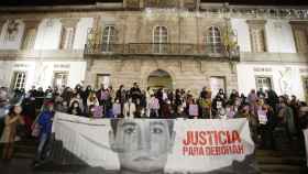 Centenares de personas se concentran en Vigo para reclamar justicia para Déborah.