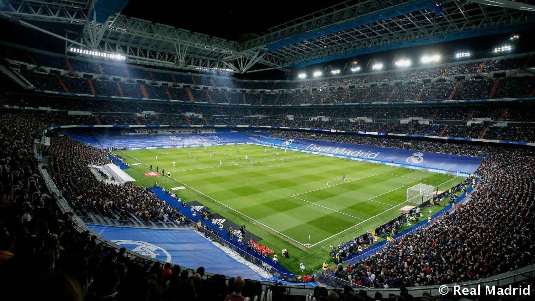 El estadio Santiago Bernabéu durante un partido del Real Madrid