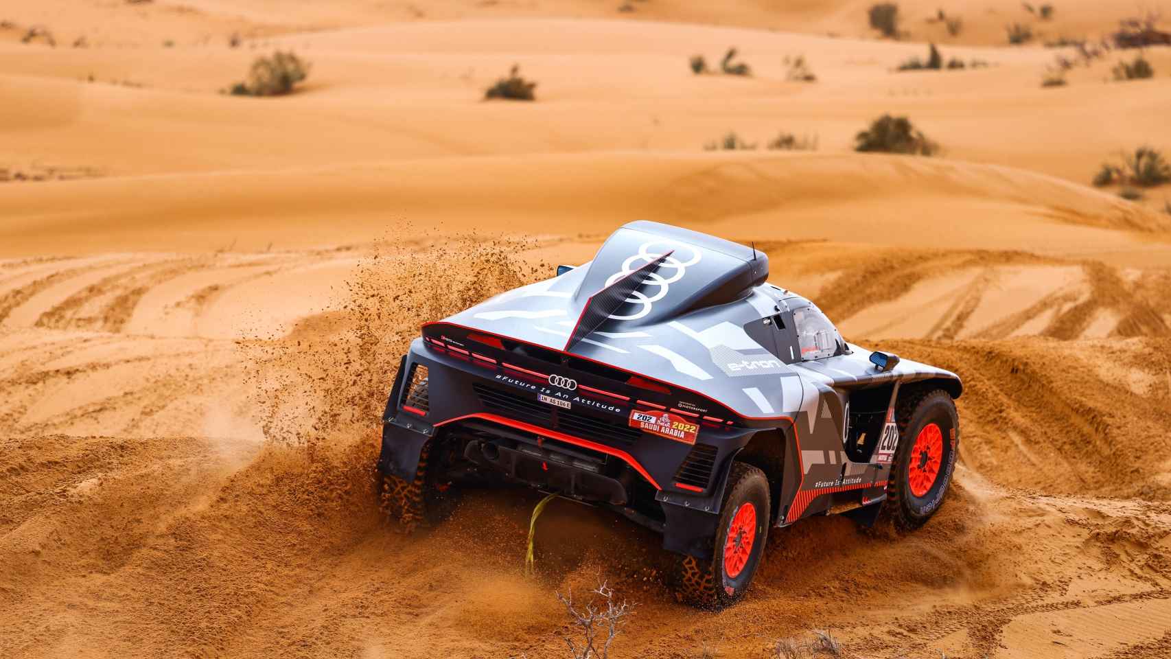 El Audi RS Q e-tron de Carlos Sainz en la etapa 2 del Rally Dakar 2022