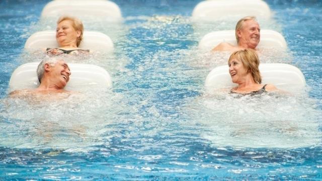 Jubilados en un spa en una imagen de archivo.