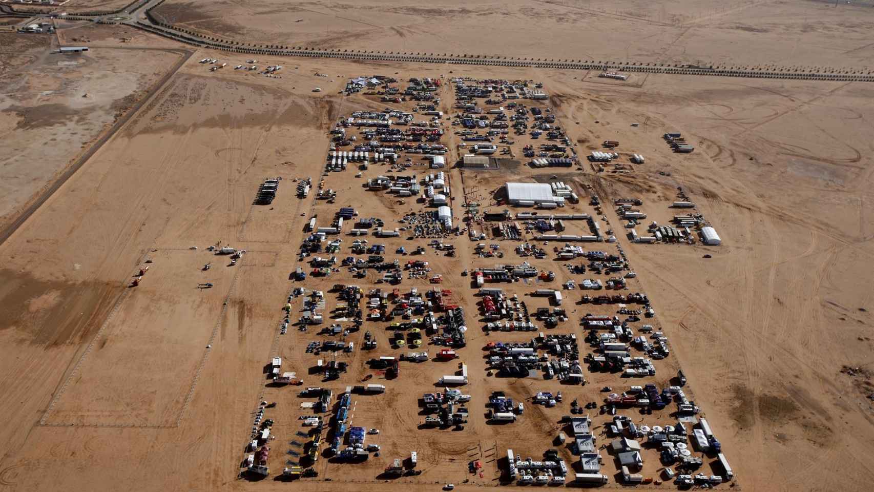 Vista aérea del Rally Dakar de Arabia Saudí