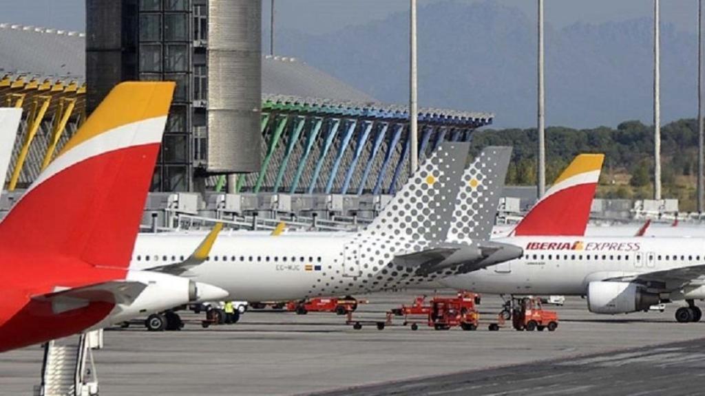 Varios aviones de Iberia.