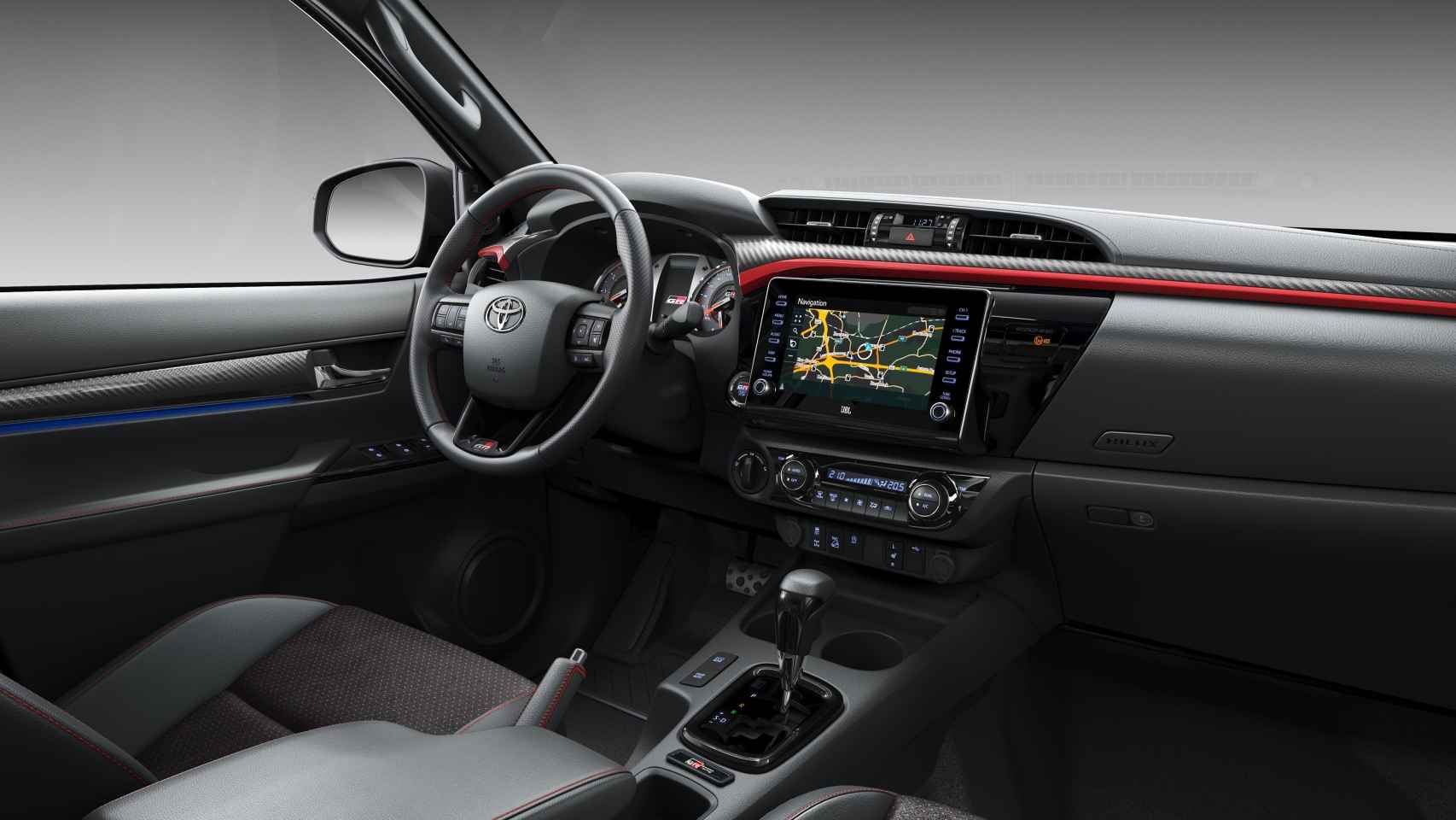 Interior del Toyota Hilux GR Sport.