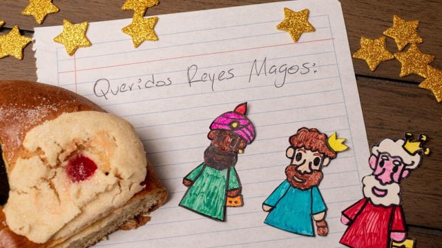 Los ‘Reyes Magos de Verdad’ reparten 39 regalos a los más desfavorecidos en Carral (A Coruña)