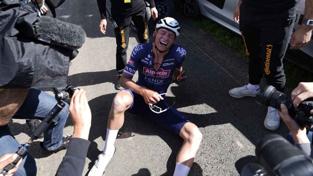 Mathieu Van der Poel destrozado tras una etapa del Tour de Francia 2021