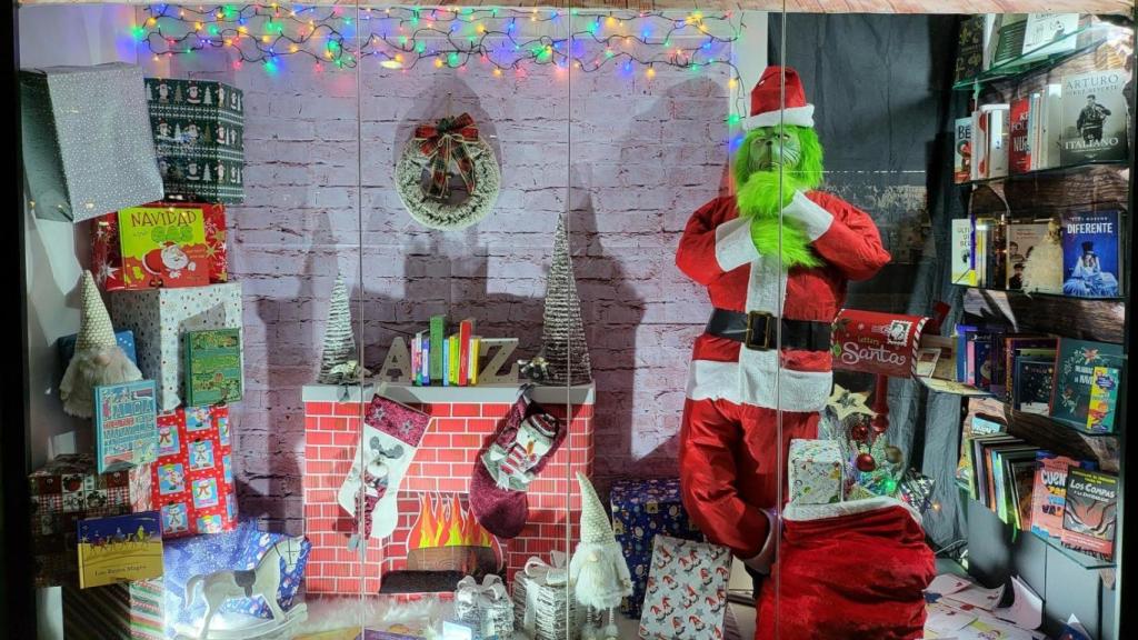 El Ayuntamiento de A Coruña premia a 5 comercios en el concurso de escaparates navideños