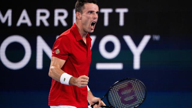 Roberto Bautista celebra su victoria ante Hubert Hurkacz