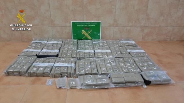 Los casi 47 kilos de hachís hallados durante un control de la Guardia Civil en Tembleque (Toledo).