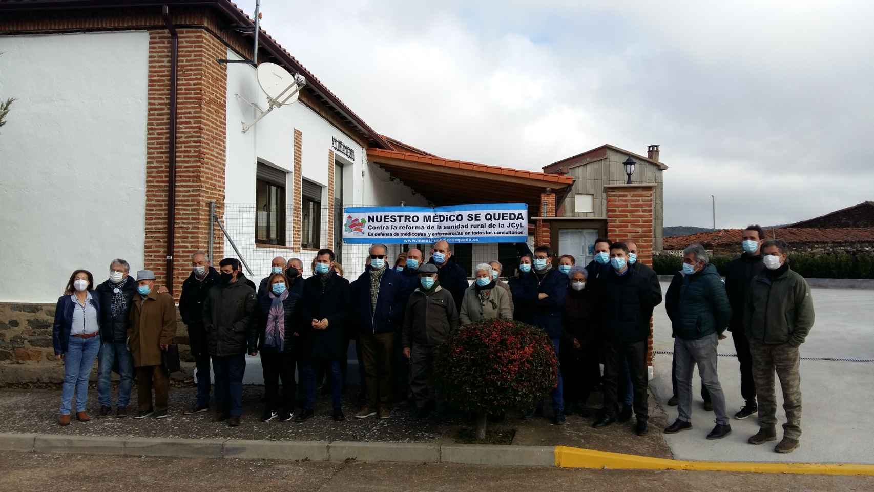 Una concentración contra el cierre de consultorios médicos en la provincia